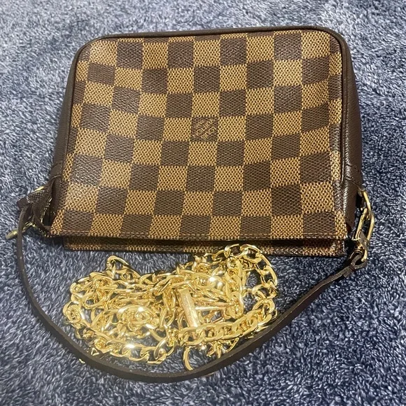 Louis Vuitton Damier Pouch - Picture 13 of 15